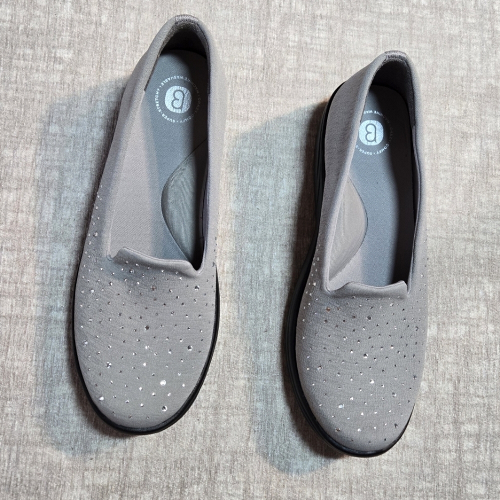 NWT Gray Bzees Poppyseed 3 Bedazzled Fabric Loafers Size 10 W